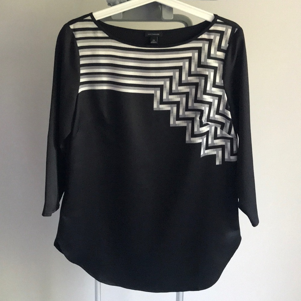 NWOT Ann Taylor Graphic Blouse